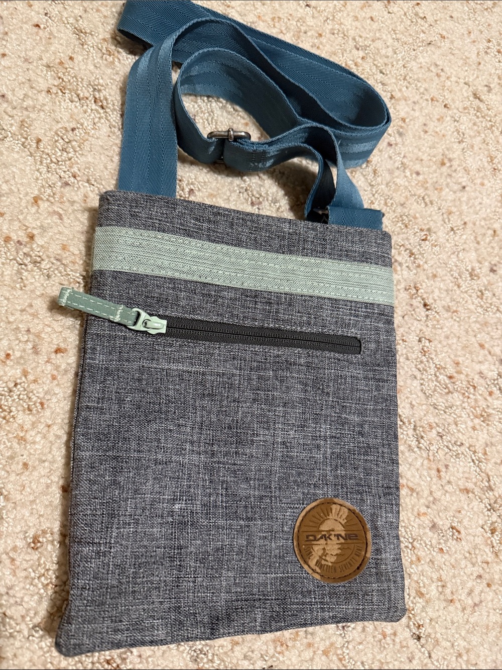 Dakine Gray Crossbody Messenger Bag with Teal Strap